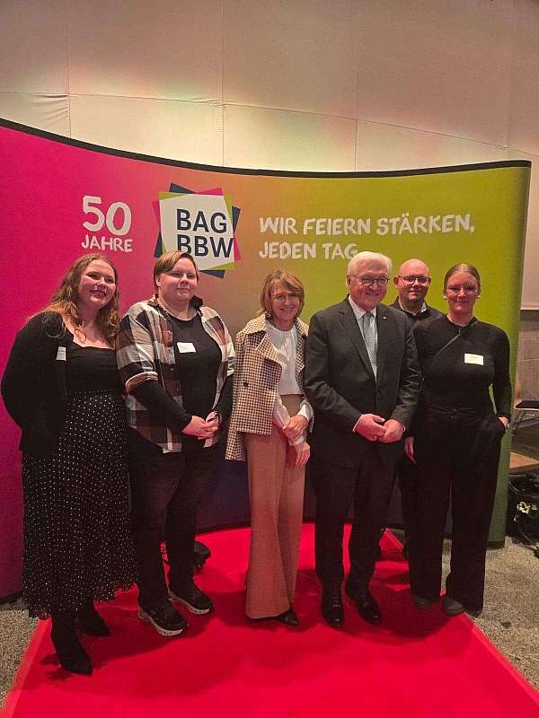 Bundespräsident Frank-Walther Steinmeier mit u.a. unserer Teilnehmendenvertretung