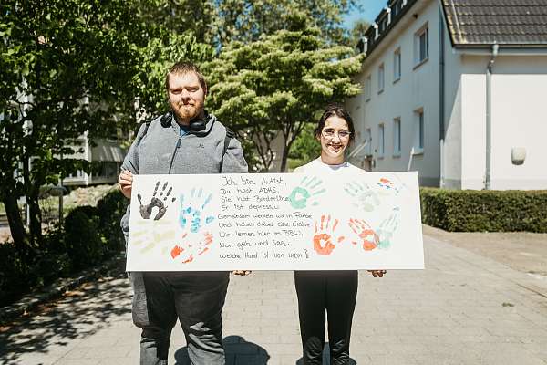 Ein Ergebnis der Mitmachaktion: Viele bunte Hände für die Vielfalt.